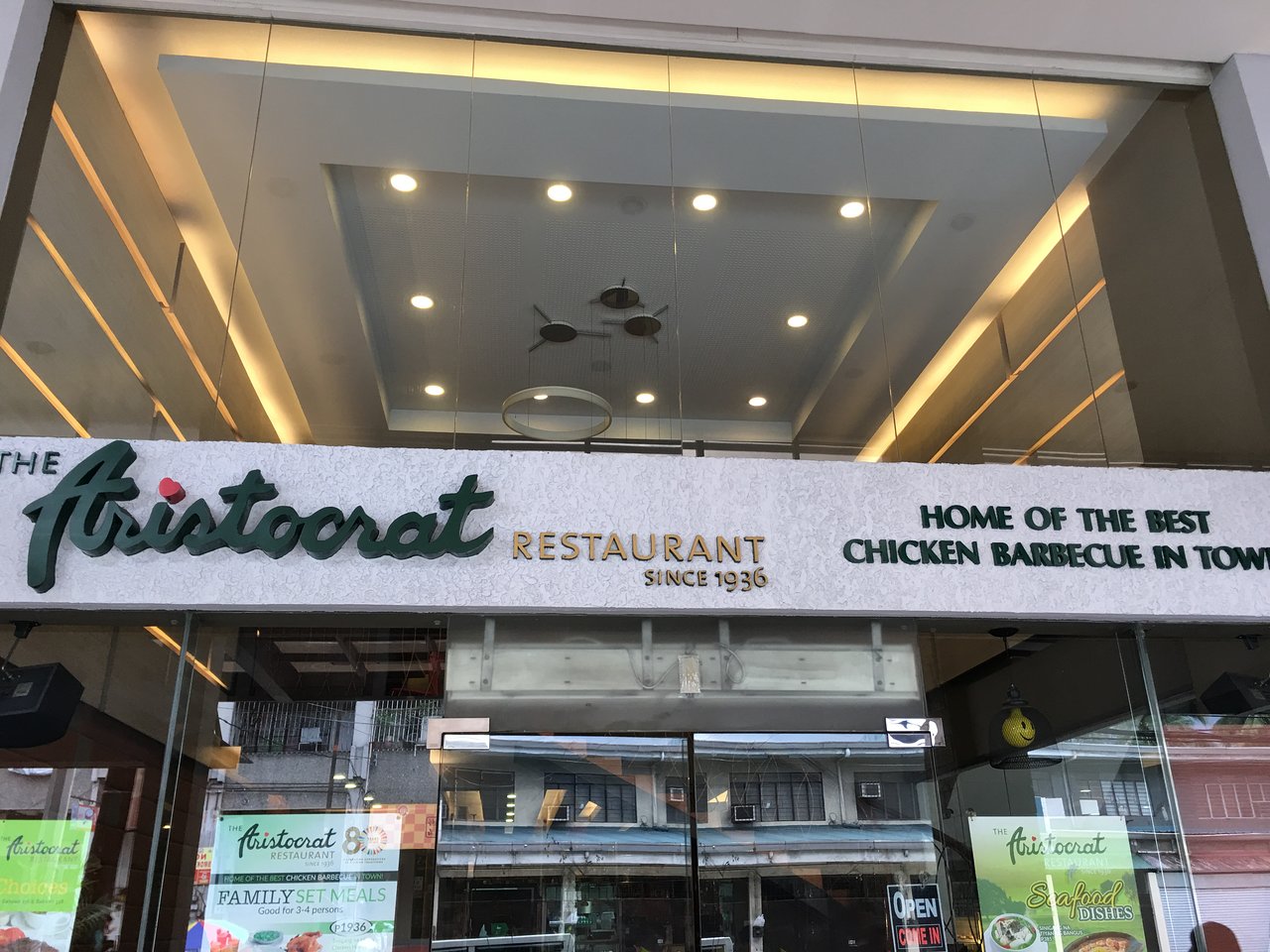 The Aristocrat Restaurant Banawe — Iconic Filipino BBQ & Heritage Dining in Quezon City
