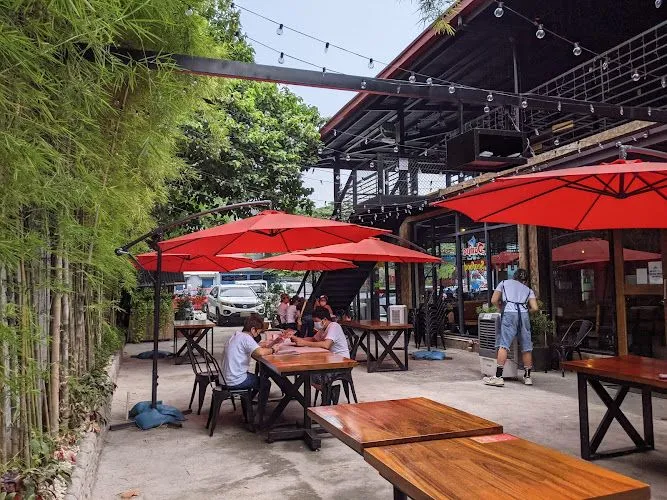 Dampa Seafood Grill - Tomas Morato